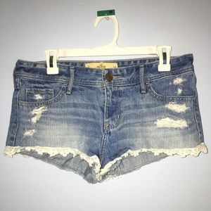 Hollister Short-Short w/ White Trim